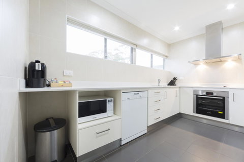 Forrest Hotel & Apartments - Rent Accommodation 37