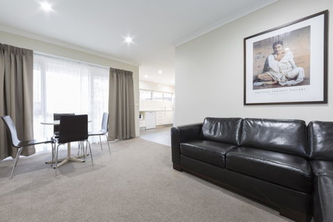 Forrest Hotel & Apartments - Rent Accommodation 39