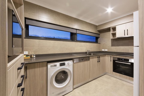 Forrest Hotel & Apartments - Rent Accommodation 19