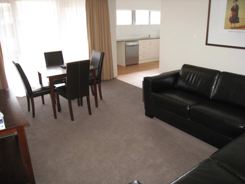Forrest Hotel & Apartments - Rent Accommodation 14