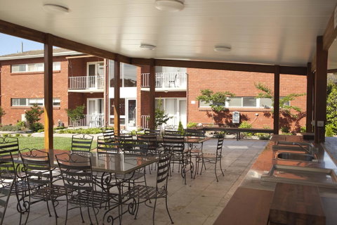 Forrest Hotel & Apartments - Rent Accommodation 11
