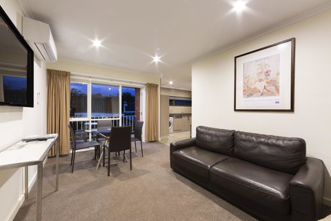 Forrest Hotel & Apartments - Rent Accommodation 13