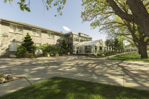 Forrest Hotel & Apartments - Rent Accommodation 27