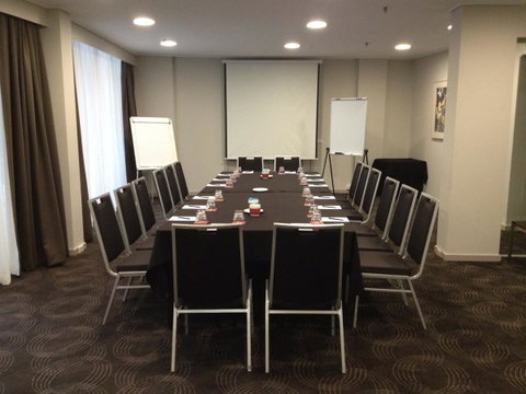 Rydges Canberra - Rent Accommodation 7