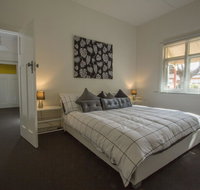 Cowan Street Bungalow - Rent Accommodation
