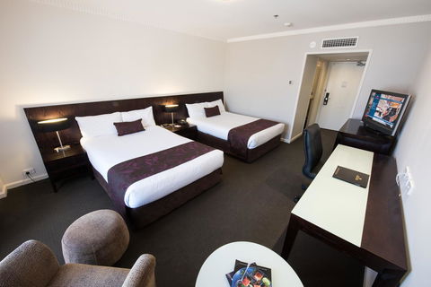 Hotel Grand Chancellor Adelaide - Rent Accommodation 1