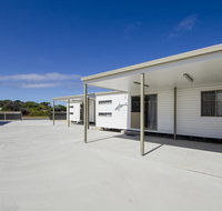 Rocks Retreat Cabin - Dolphin - Rent Accommodation