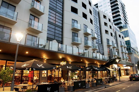 Mantra Hindmarsh Square - Rent Accommodation 3
