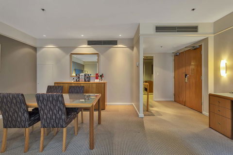 Stamford Plaza Adelaide - Rent Accommodation 33