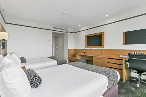 Stamford Plaza Adelaide - Rent Accommodation 35