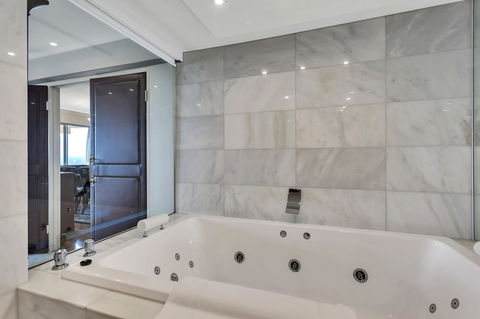 Stamford Plaza Adelaide - Rent Accommodation 40