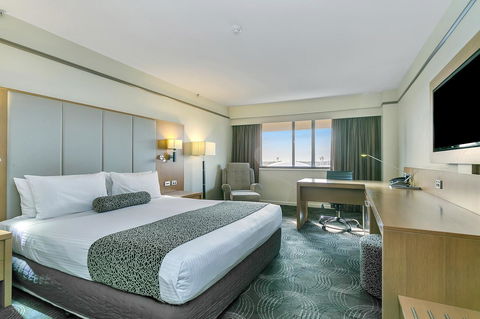 Stamford Plaza Adelaide - Rent Accommodation 30
