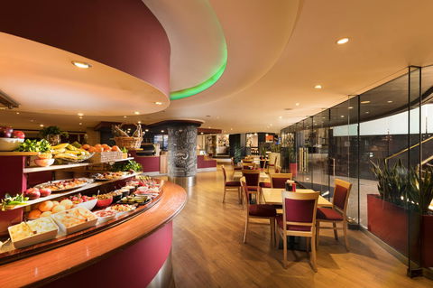 Stamford Plaza Adelaide - Rent Accommodation 3