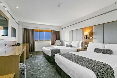 Stamford Plaza Adelaide - Rent Accommodation 15