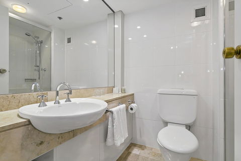 Stamford Plaza Adelaide - Rent Accommodation 19