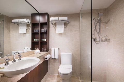 Stamford Plaza Adelaide - Rent Accommodation 9