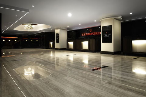 Stamford Plaza Adelaide - Rent Accommodation 24