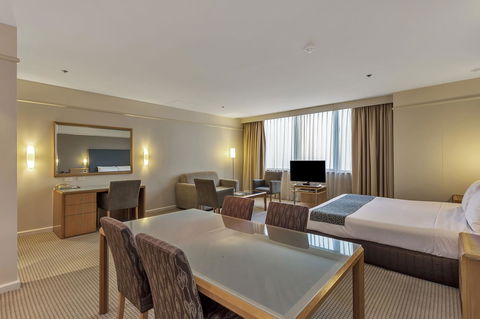 Stamford Plaza Adelaide - Rent Accommodation 31