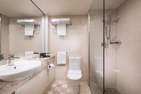 Stamford Plaza Adelaide - Rent Accommodation 18