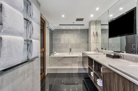 Stamford Plaza Adelaide - Rent Accommodation 42