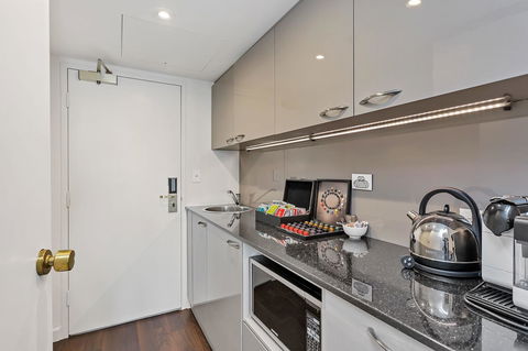 Stamford Plaza Adelaide - Rent Accommodation 41