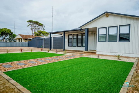 Breakaway Moonta Bay - Rent Accommodation 2