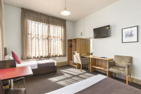 Adelaide Paringa - Rent Accommodation 8