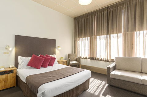 Adelaide Paringa - Rent Accommodation 2