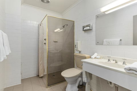 Adelaide Paringa - Rent Accommodation 16