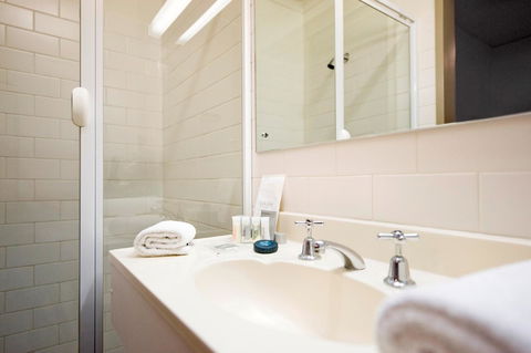 Adelaide Paringa - Rent Accommodation 14