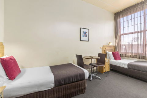 Adelaide Paringa - Rent Accommodation 12