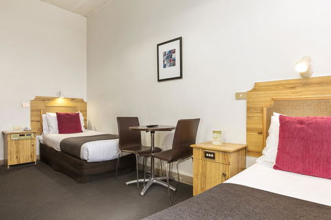 Adelaide Paringa - Rent Accommodation 11