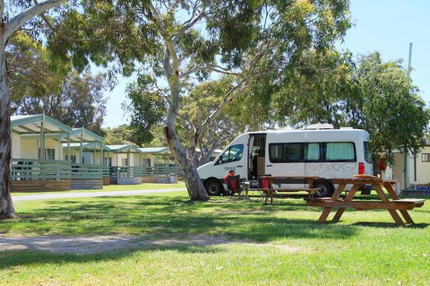 Beachside Holiday Park - Rent Accommodation 2