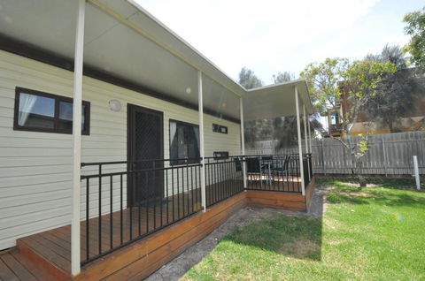Beachside Holiday Park - Rent Accommodation 9