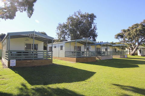Beachside Holiday Park - Rent Accommodation 1