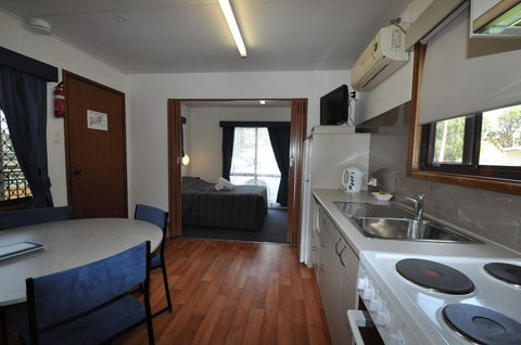 Beachside Holiday Park - Rent Accommodation 13