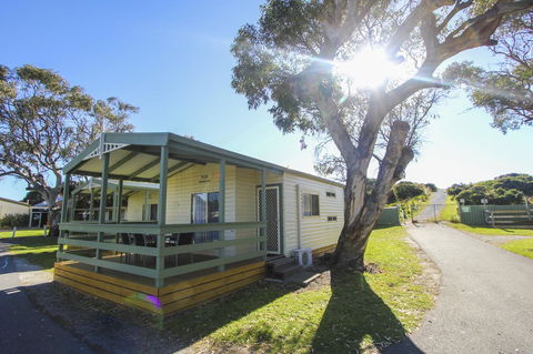 Beachside Holiday Park - Rent Accommodation 5