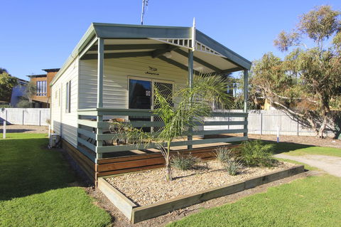 Beachside Holiday Park - Rent Accommodation 4
