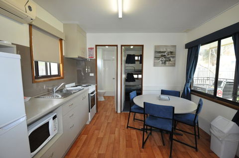 Beachside Holiday Park - Rent Accommodation 12