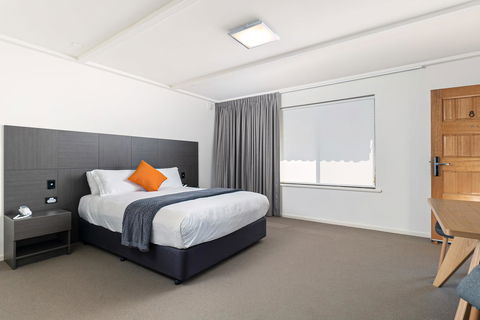 Mick O\'Sheas - Rent Accommodation 4