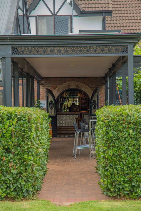 Mick O\'Sheas - Rent Accommodation 40