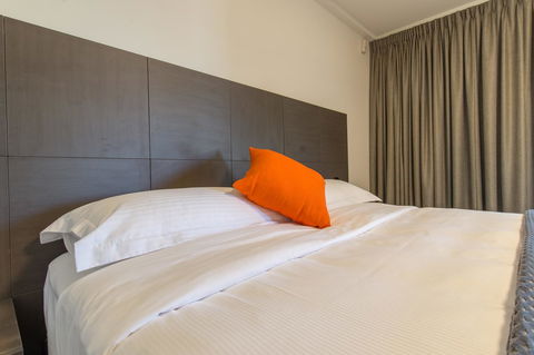 Mick O\'Sheas - Rent Accommodation 30