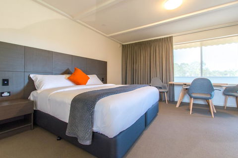 Mick O\'Sheas - Rent Accommodation 0