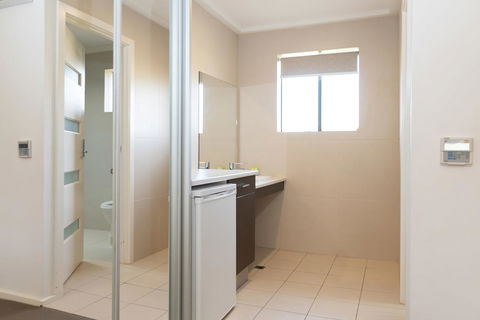 Mick O\'Sheas - Rent Accommodation 3