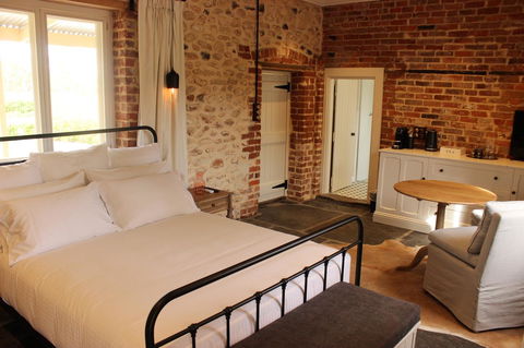 OXENBERRY FARM - Rent Accommodation 9