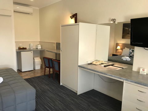 Robetown Motor Inn & Apartments - Rent Accommodation 26