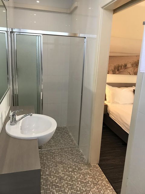 Robetown Motor Inn & Apartments - Rent Accommodation 23