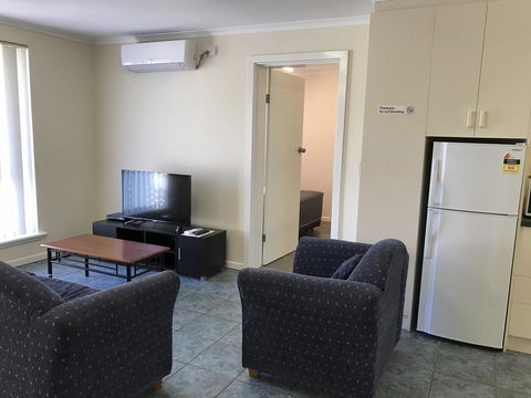 Robetown Motor Inn & Apartments - Rent Accommodation 44