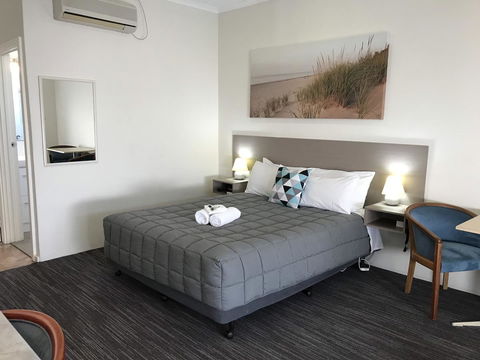 Robetown Motor Inn & Apartments - Rent Accommodation 25