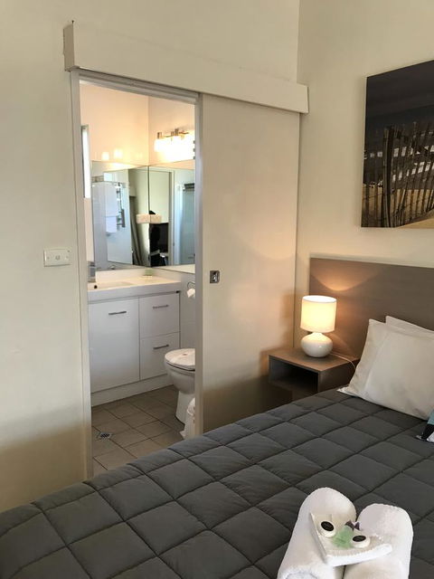 Robetown Motor Inn & Apartments - Rent Accommodation 10